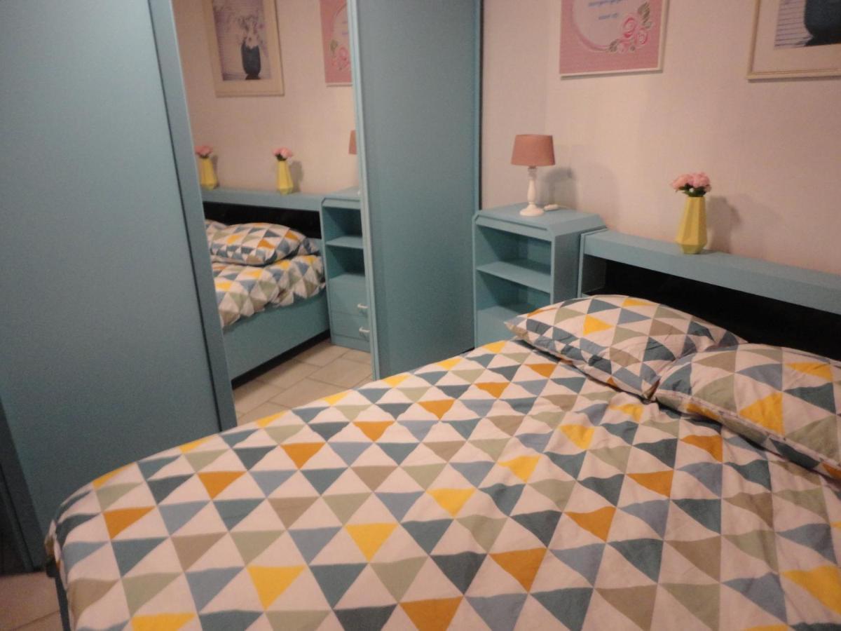 Klein Gezellig 1 Slaapkamer Appartement Blankenberge - Niet Goed Geld Terug Garantie -10 Minuten Tot Centrum Brugge Esterno foto